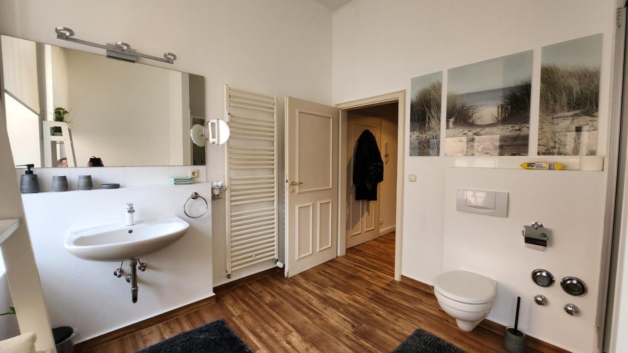 Das Ferienapartment Alexandrine Direkt Am Pfaffenteich Mit Eigenem Parkplatz Schwerin  Buitenkant foto
